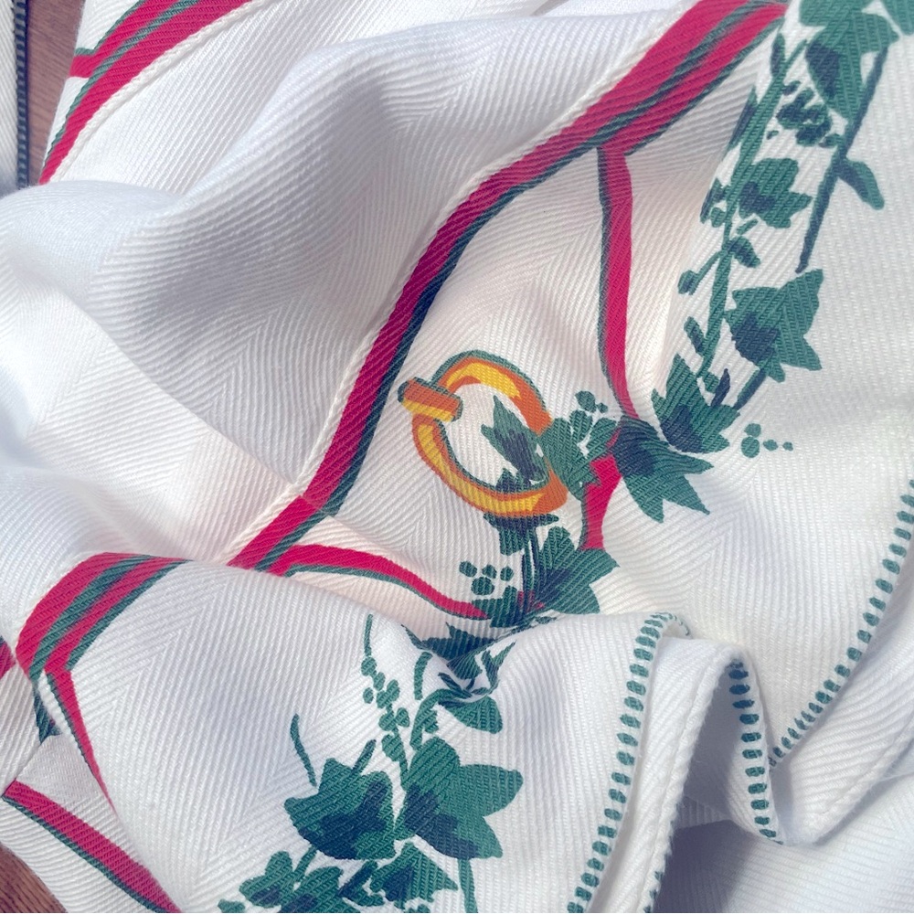 Christmas Tablecloth / Italian Made / Gand Stitched Trim / Quality & GORGEOUS!